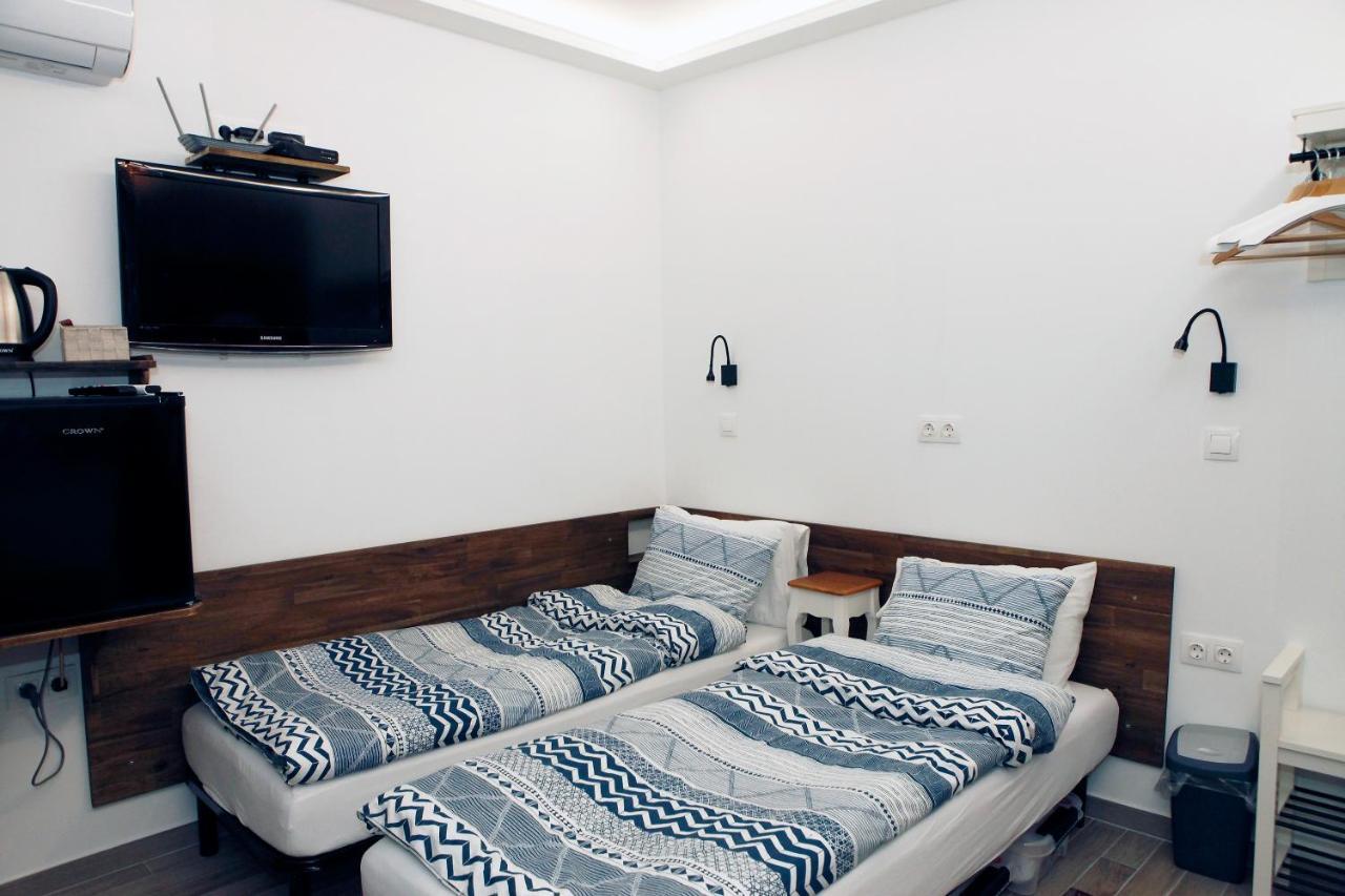 Sleep Over Sofia - Guest Rooms Buitenkant foto